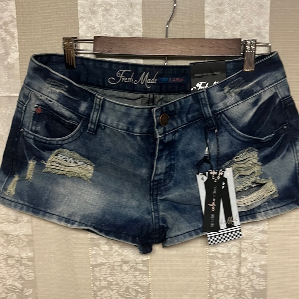 Jean Shorts Distressed Dark Blue Denim Women’s size Large NWT